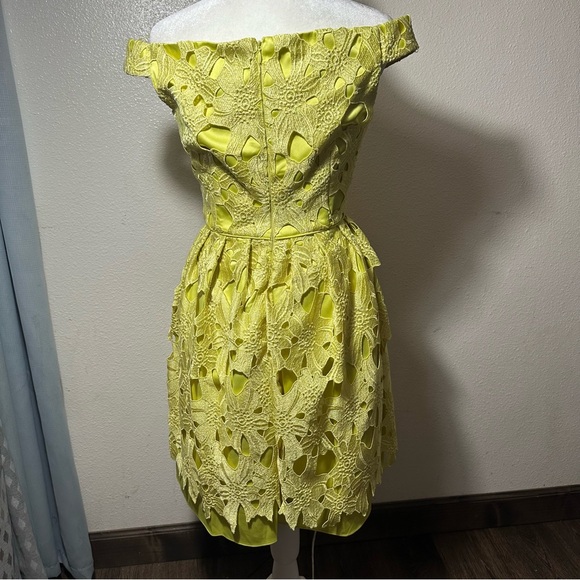 Adrianna Papell Dress Womens size 8 yellow green color flare bottom fit - Picture 14 of 17